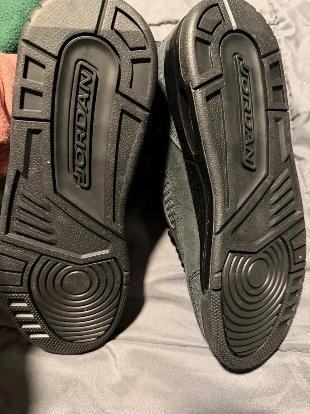 Boys 6.5 All-Black Low-Top Suede Athletic Sneakers
